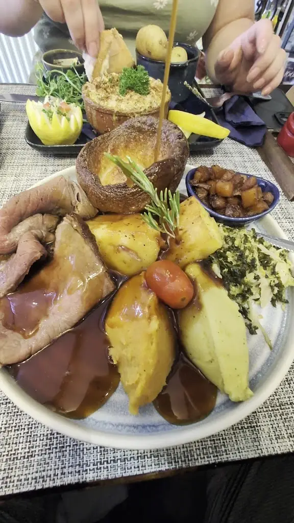 Game Cock_High Bentham_slider_image_2