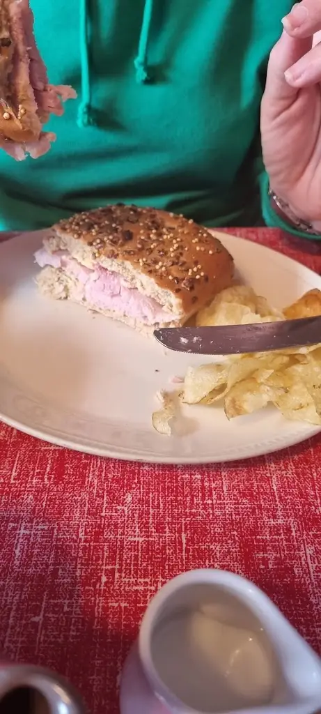 Menu_G & Mo's_High Bentham_image_7