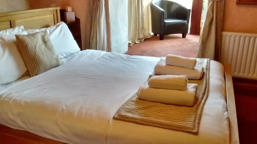 The Orange Tree_High Bentham_slider_image_2