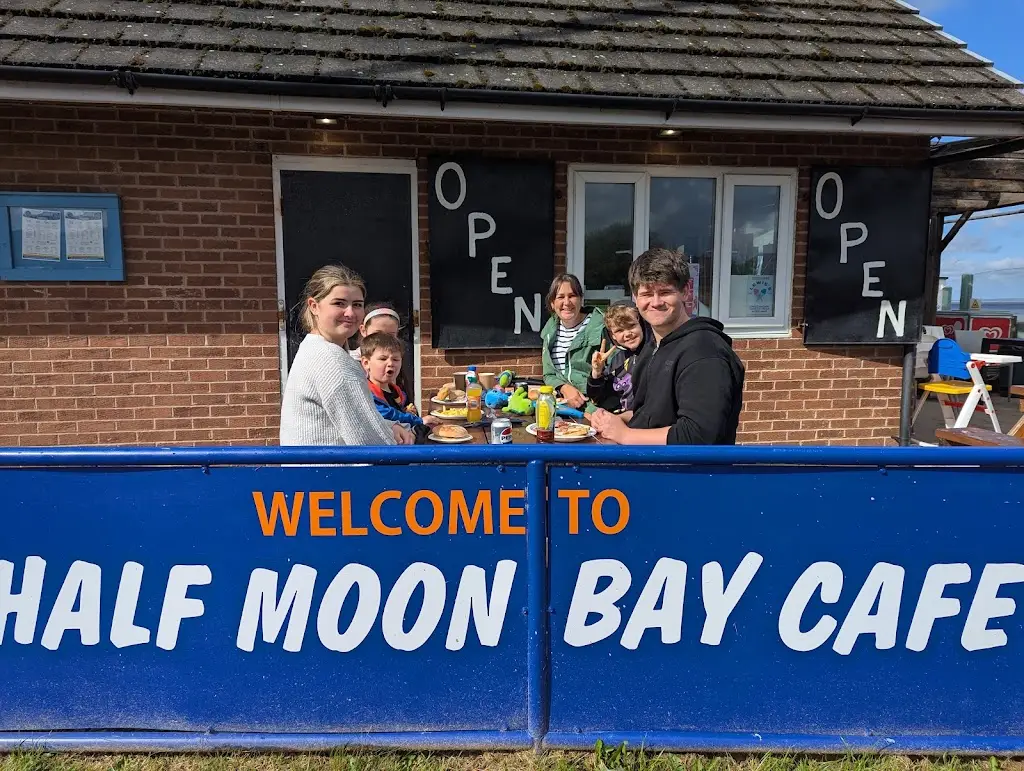 Sheila Jump_Half Moon Bay Cafe_Heysham_reseña