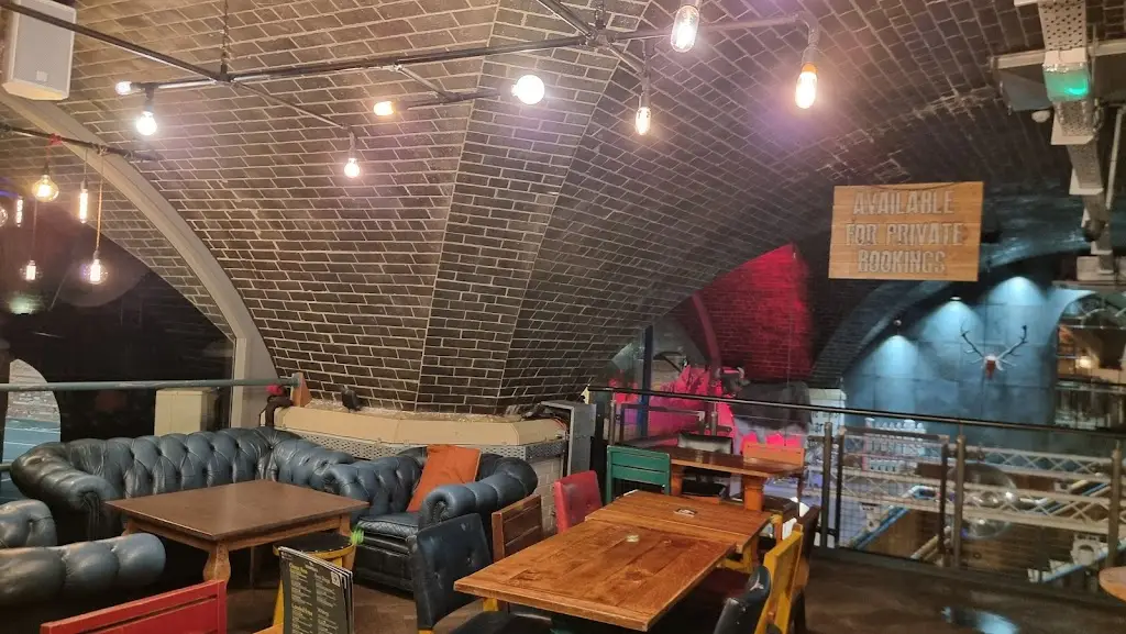 Archie's Bar & Kitchen_Holbeck_slider_image_3