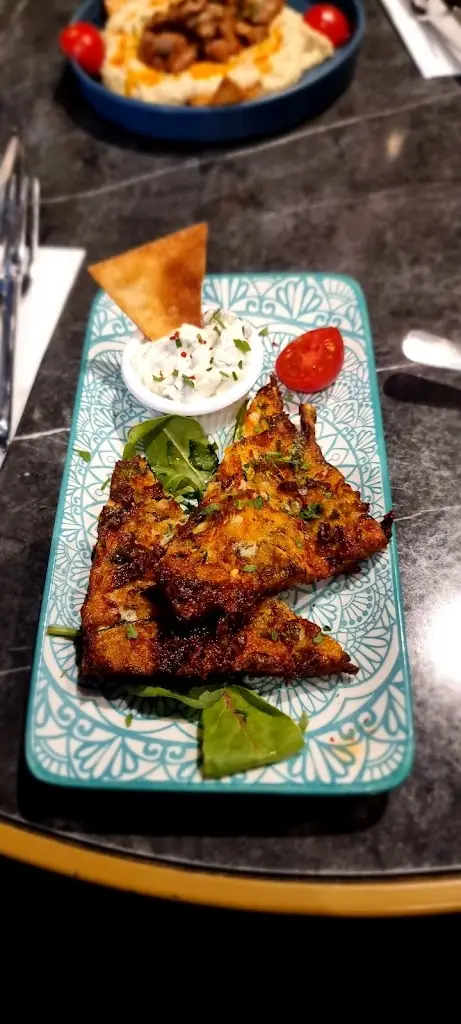 Dionisie Osan_Mevan Restaurant & Bar_Hockliffe_review