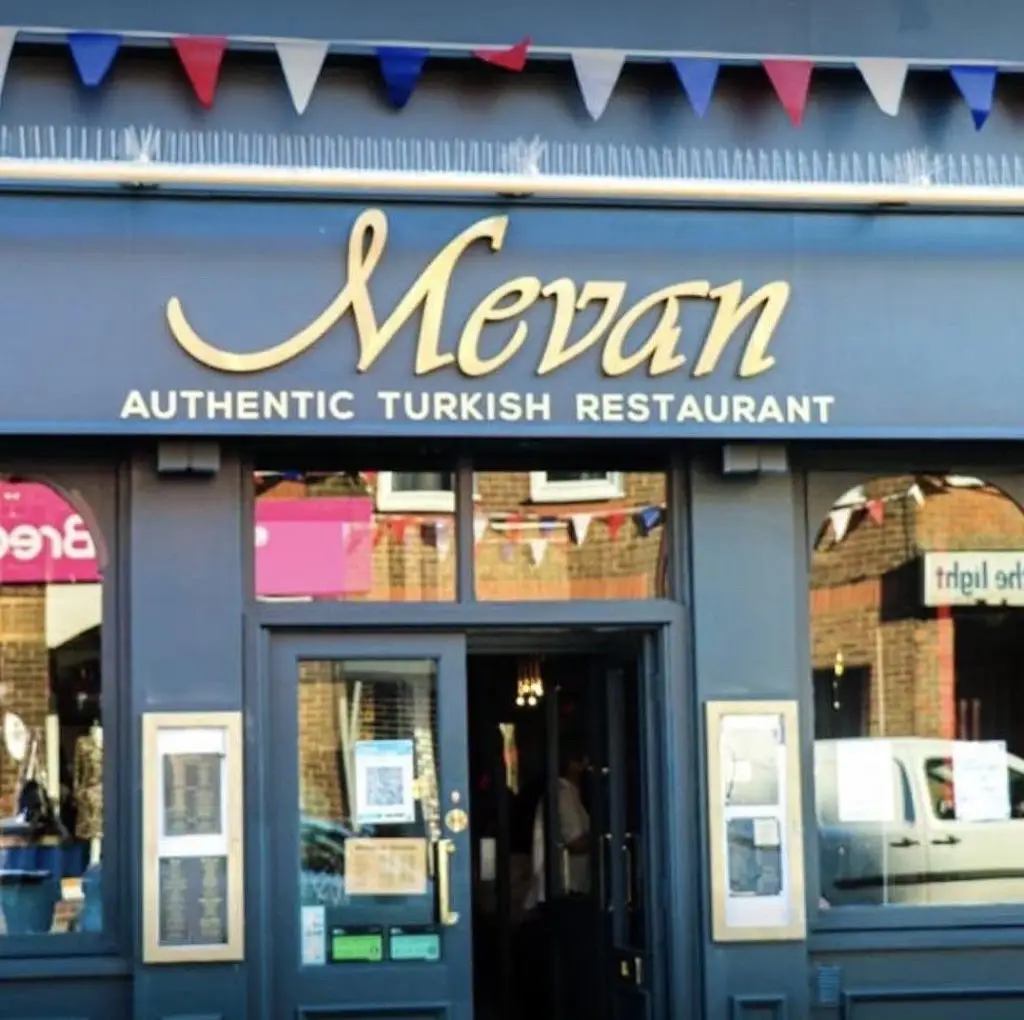 Mevan Restaurant & Bar restaurant in Hockliffe