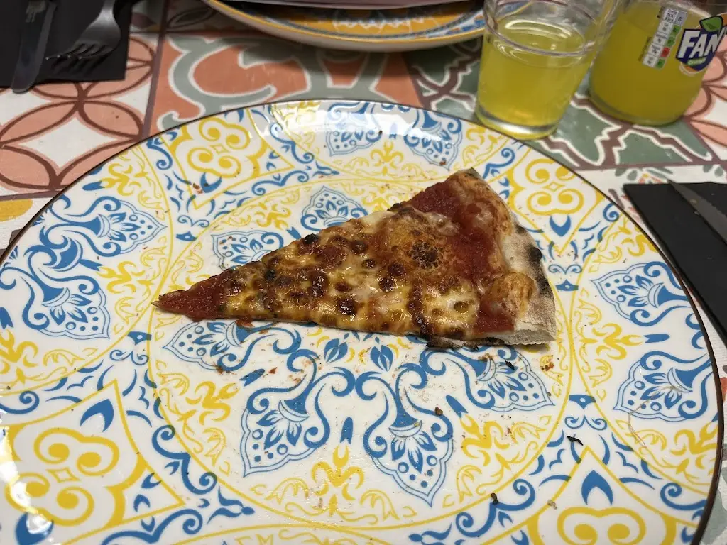 Lucy Page_Amore Pizzeria_Hockliffe_review