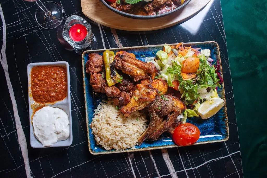 Ibo's Bar & Restaurant_Hitchin_slider_image_3