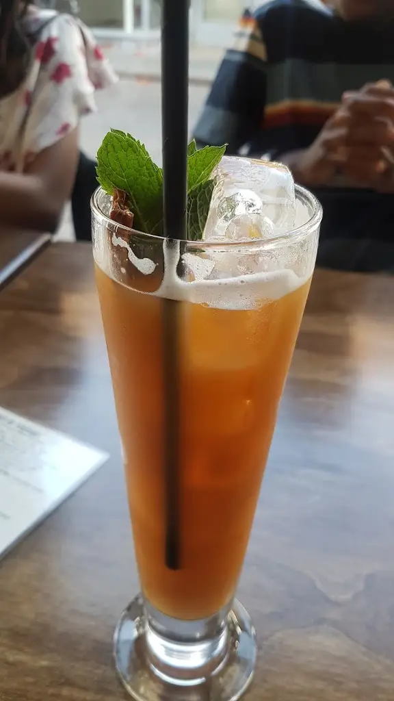 Menu_Bar Azita_Hitchin_image_7