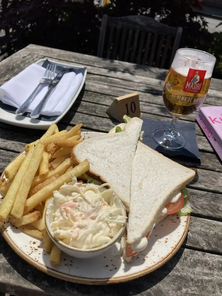 Michelle Gould_George & Dragon_Holmes Chapel_review