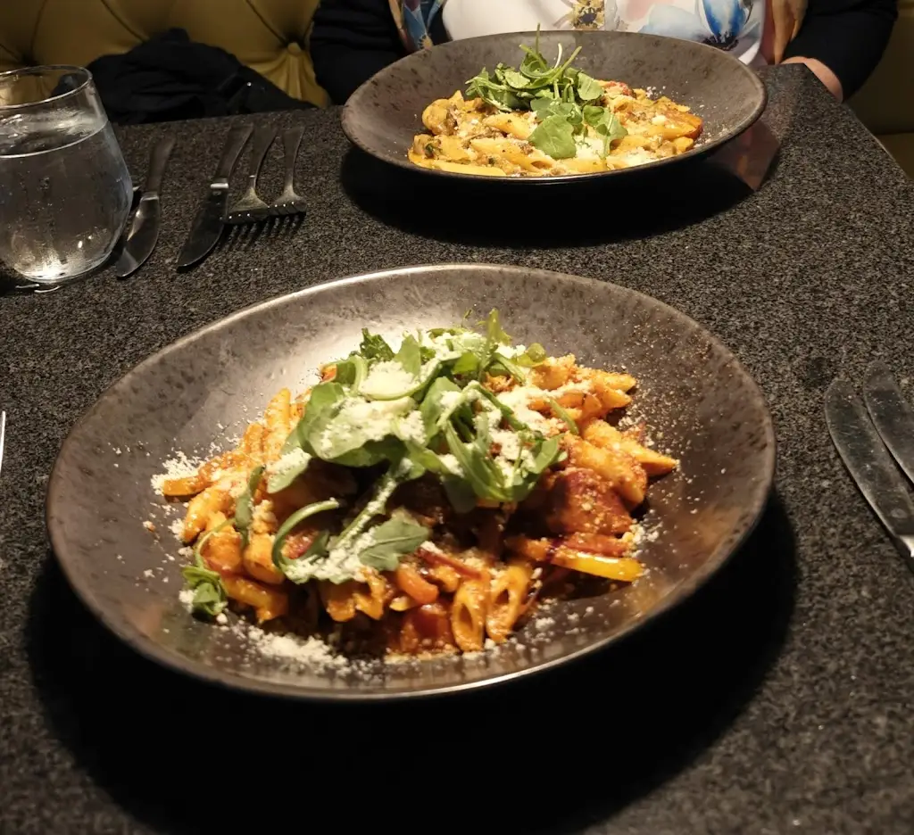 Mel A_Don Alberto_Holmes Chapel_review