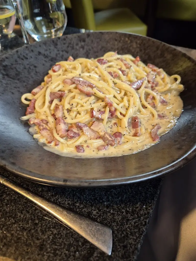 Don Alberto_Holmes Chapel_slider_image_2