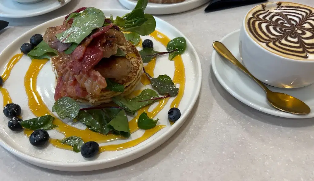 Rob Terry_Holmes Sweet Home_Holmes Chapel_review