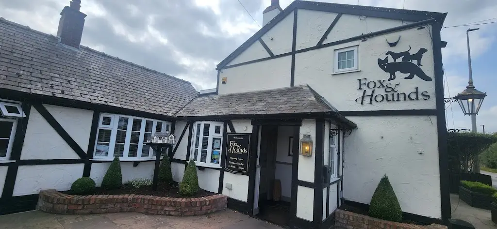 The Fox and Hounds_Holmes Chapel_slider_image_1