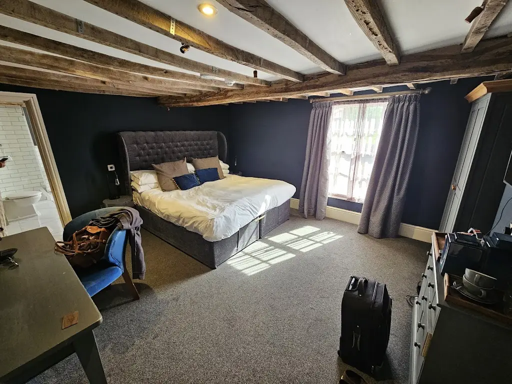 Chris Sutton_The Vicarage Cheshire_Holmes Chapel_review