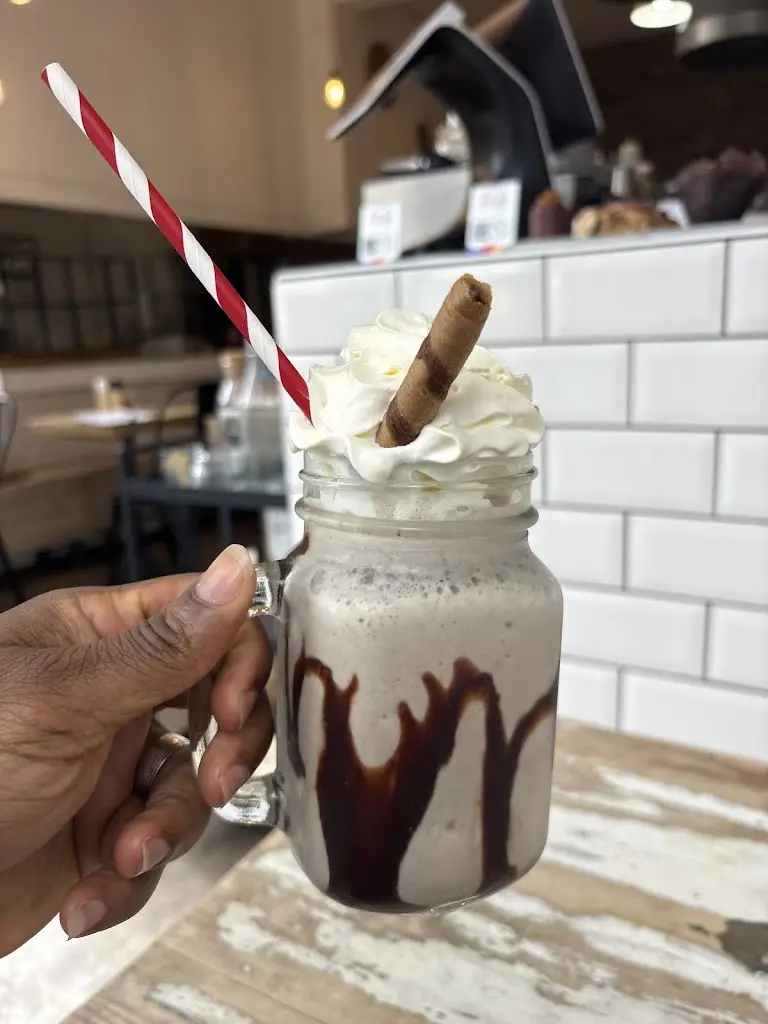 Atunise Oluwatosin Emmanuel_Miki's Paradise_Holloway_review