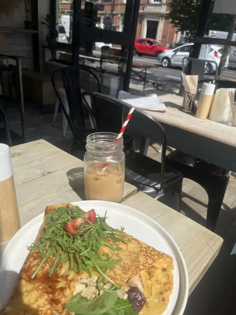 Oni qri_Miki's Paradise_Holloway_review