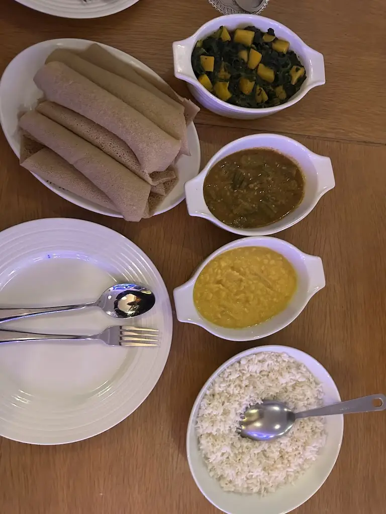 Sarang Kharche_Keren View_Holloway_review