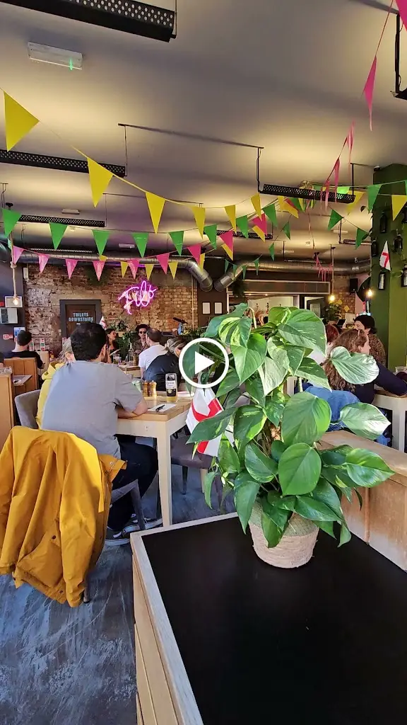 Filó Brazil_Holloway_slider_image_2