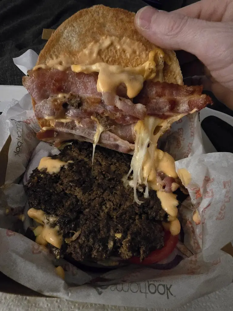 Jamie Boucher_LOW STREET PIZZA_Holtby_recensione