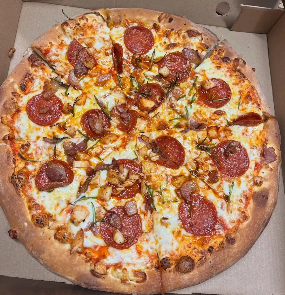 LOW STREET PIZZA restaurant à Holtby