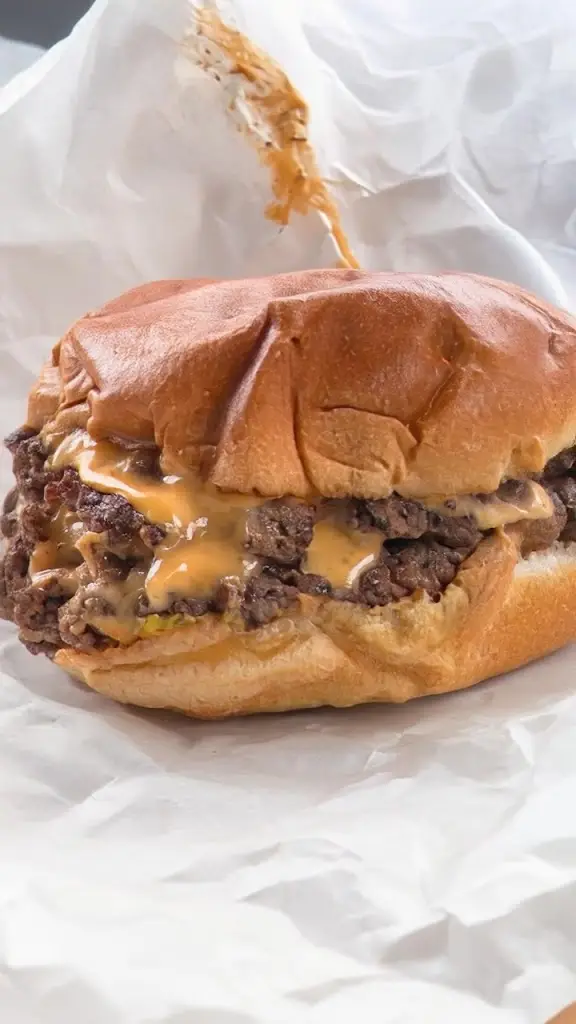 Lee Marshall_Burger Blue_Higham Ferrers_review