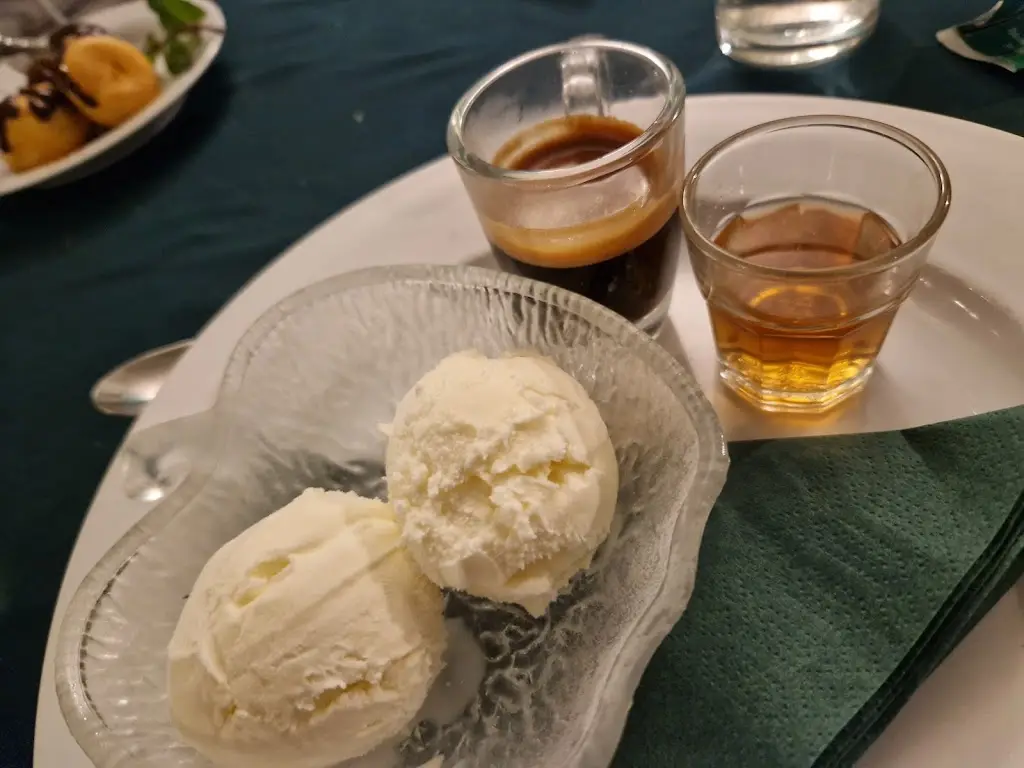 Menu_Pizzeria Venezia_Higham Ferrers_image_7