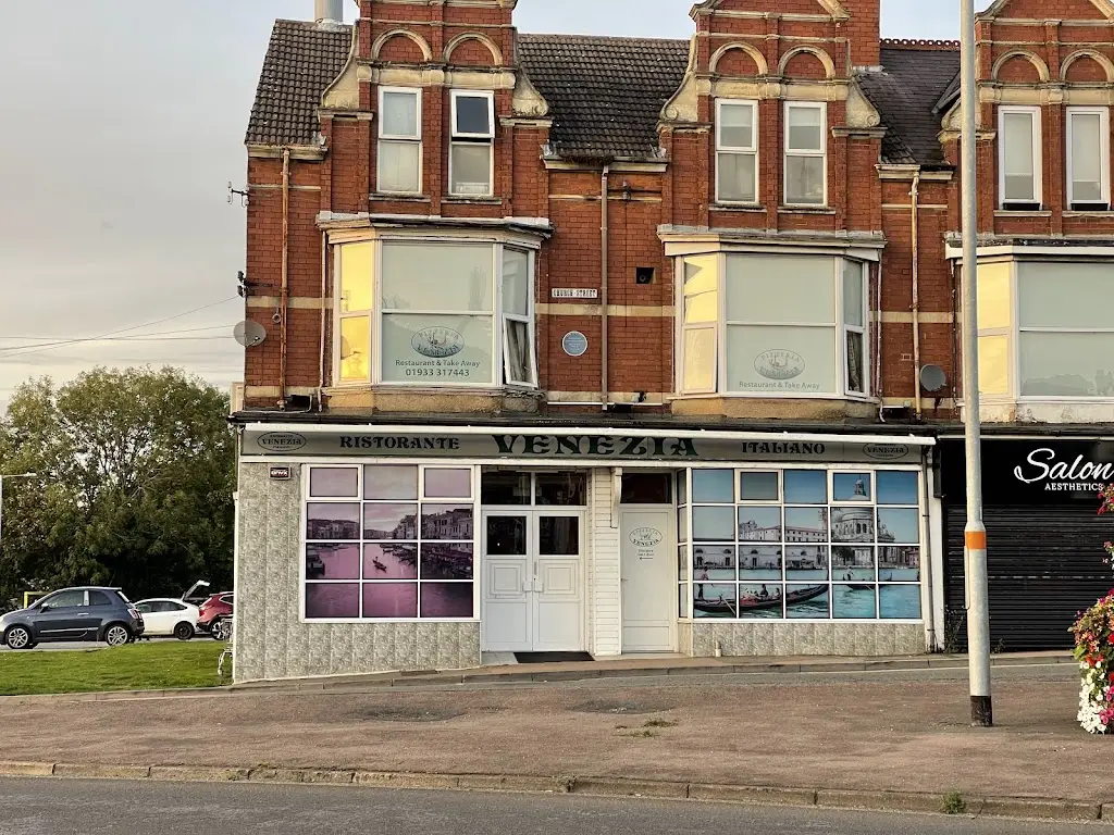 Pizzeria Venezia_Higham Ferrers_slider_image_3