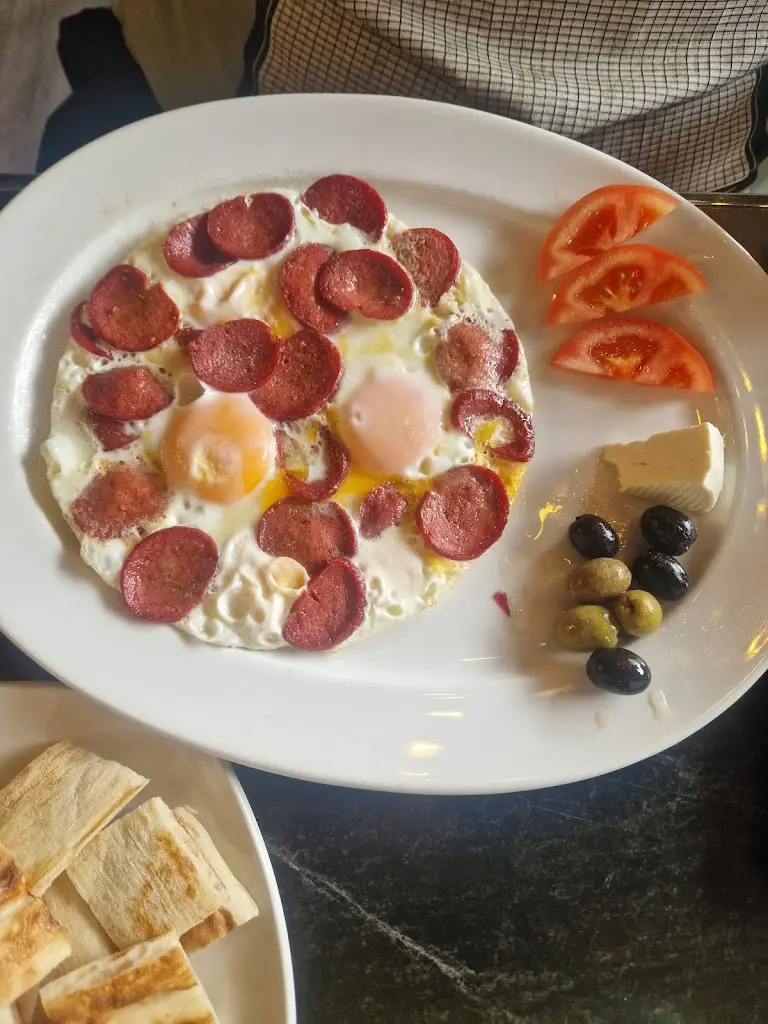 Agata Krakowiak_BABA'S DINER_Higham Ferrers_review