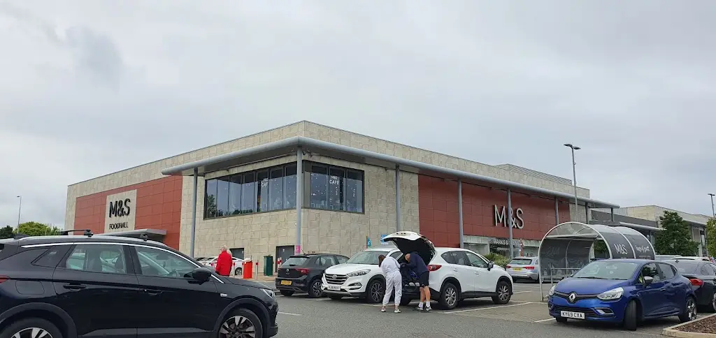 R J_M&S Café Rushden Lakes_Higham Ferrers_recensione