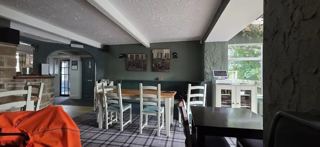 Duke Of York_Holywell Green_slider_image_1