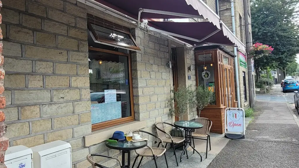 Cafe Italia restaurante en Holywell Green