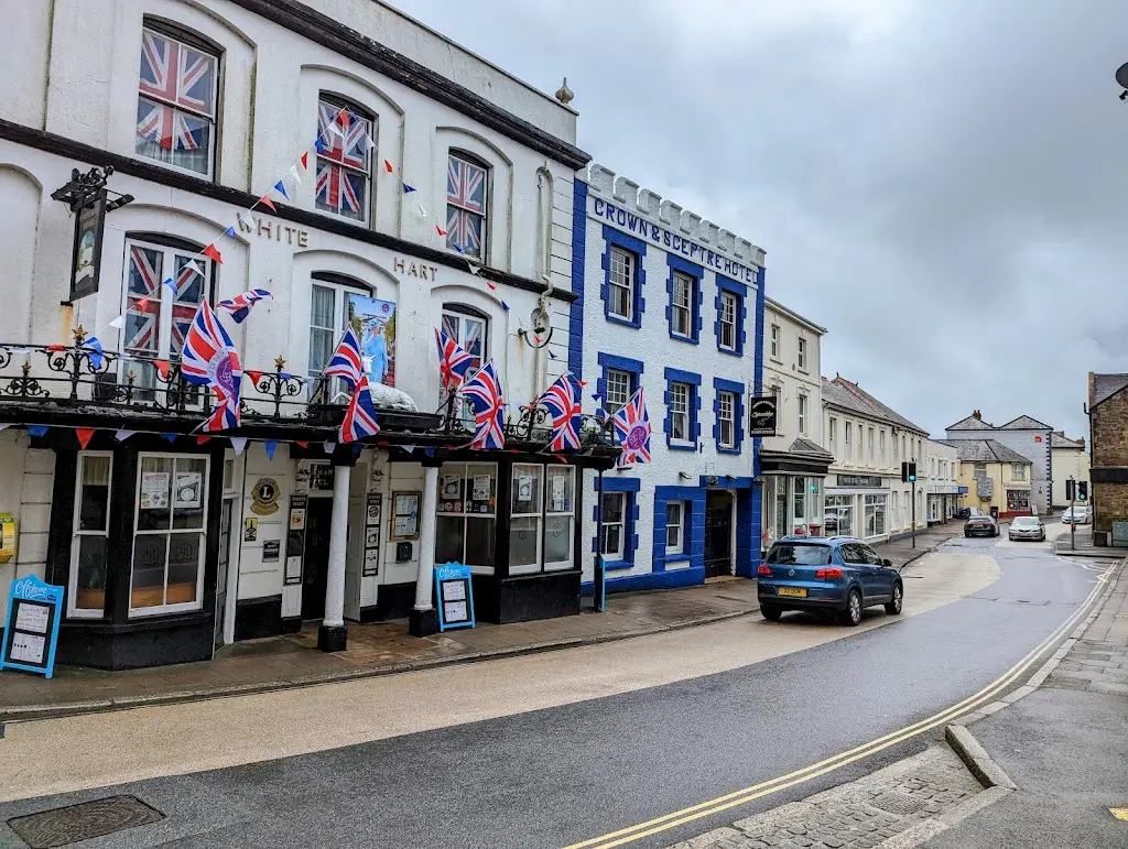Crown & Sceptre Hotel restaurant in Holsworthy