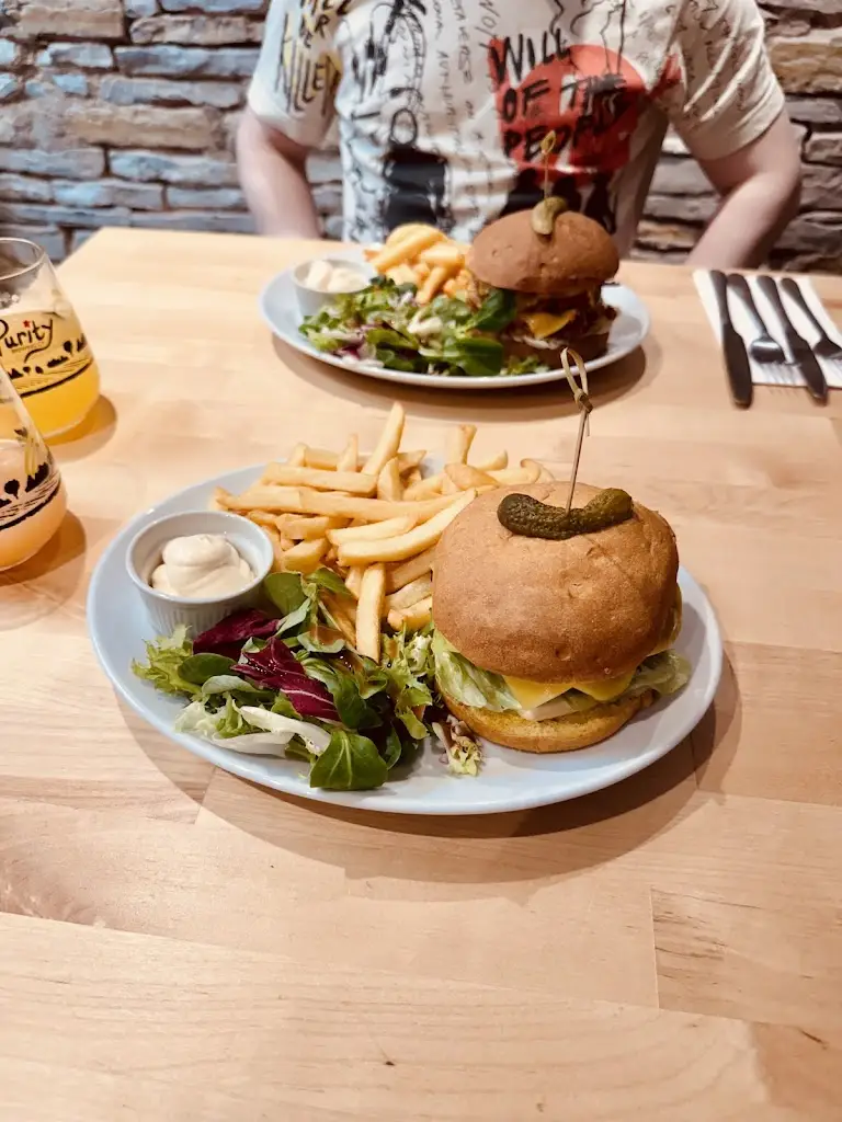 Catherine Sabine_The Ivy Inn_Honeybourne_review