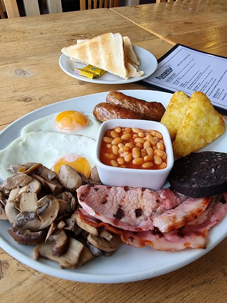 Braden Connolly_Runways at Fenland Airfield_Holbeach_review