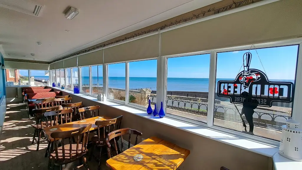 Captain Williams_Hollym_slider_image_3