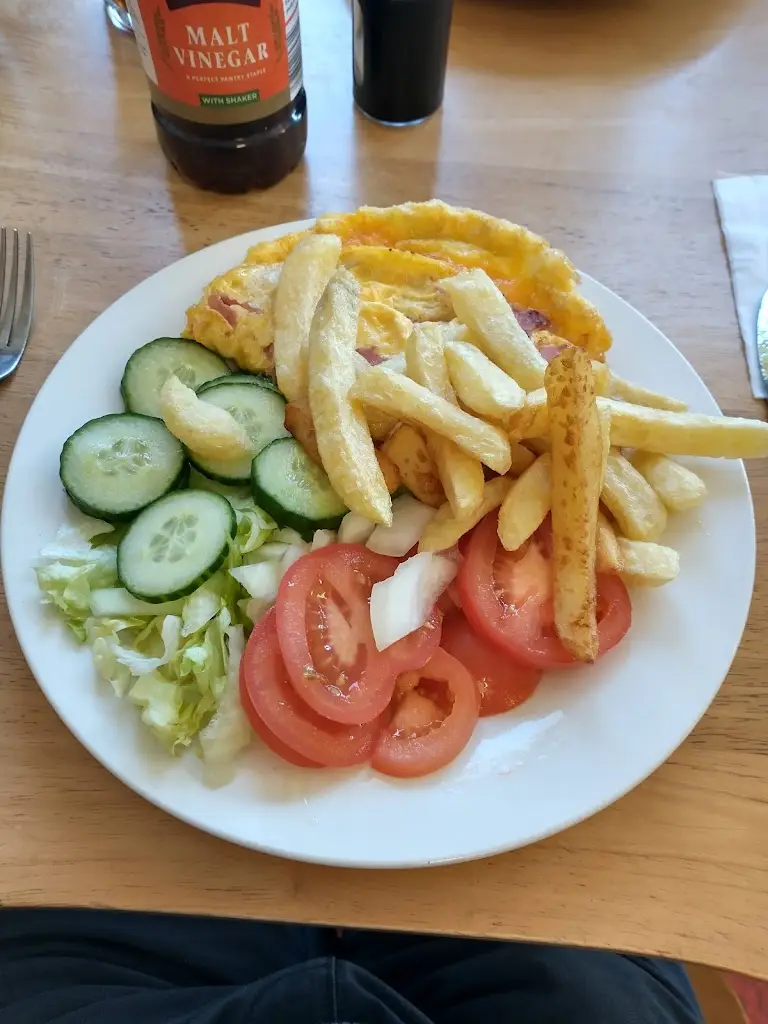 Graeme Parrott_Sunshine Caf_Hollym_review