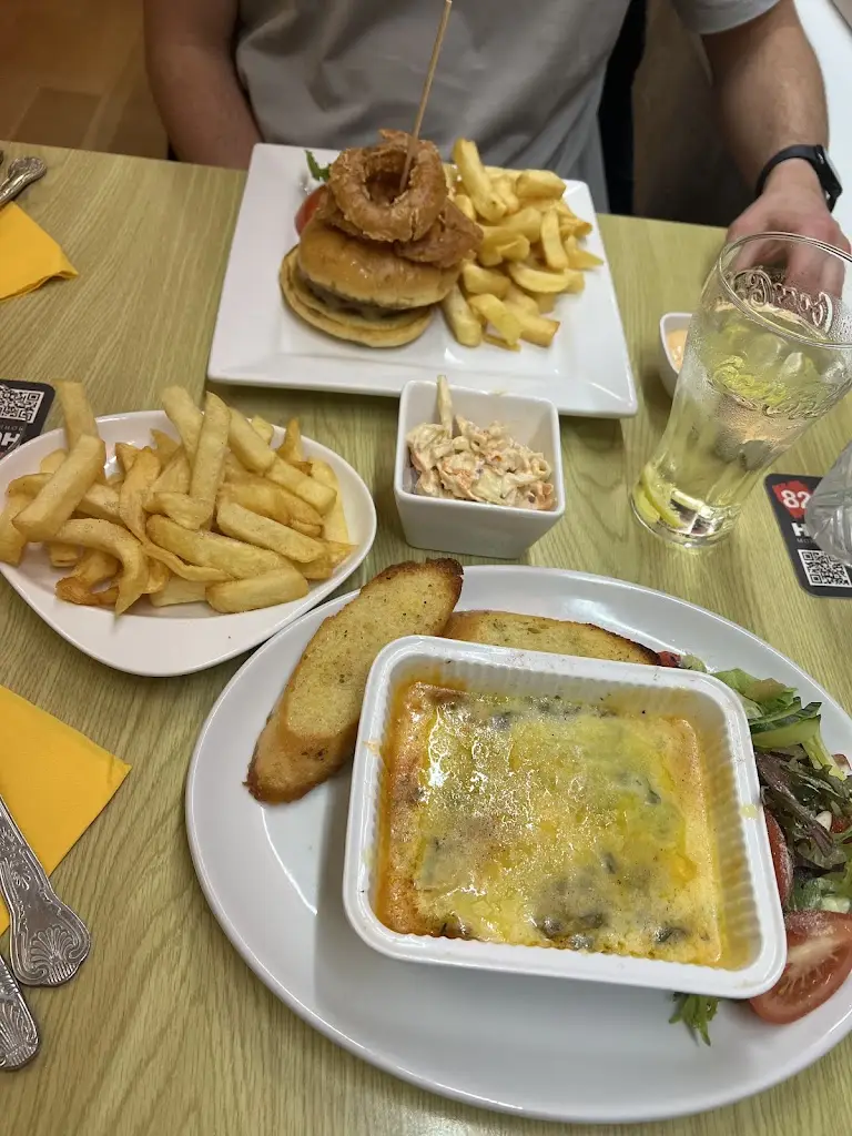 Jamie Knighton_The Northfield_Hollym_review