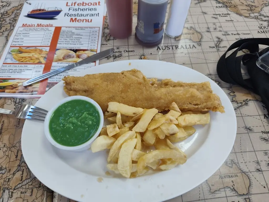 paz mo_Lifeboat Fish & Chips_Hollym_review