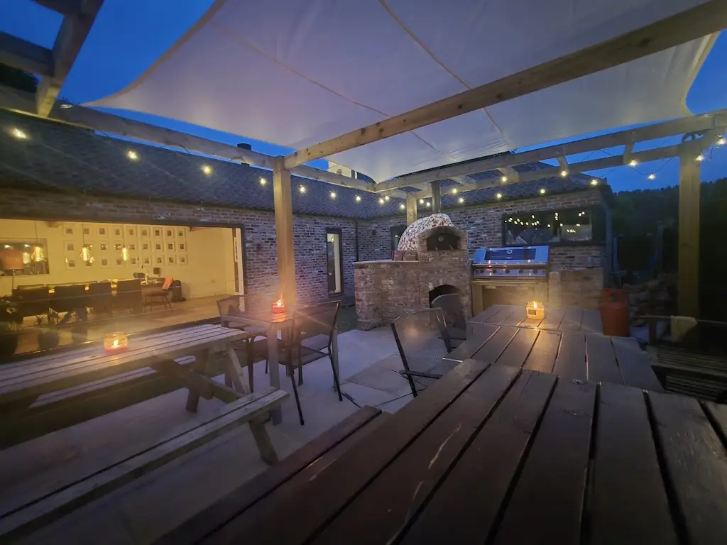 Mam! Ah'm 'ere restaurant in Hollym