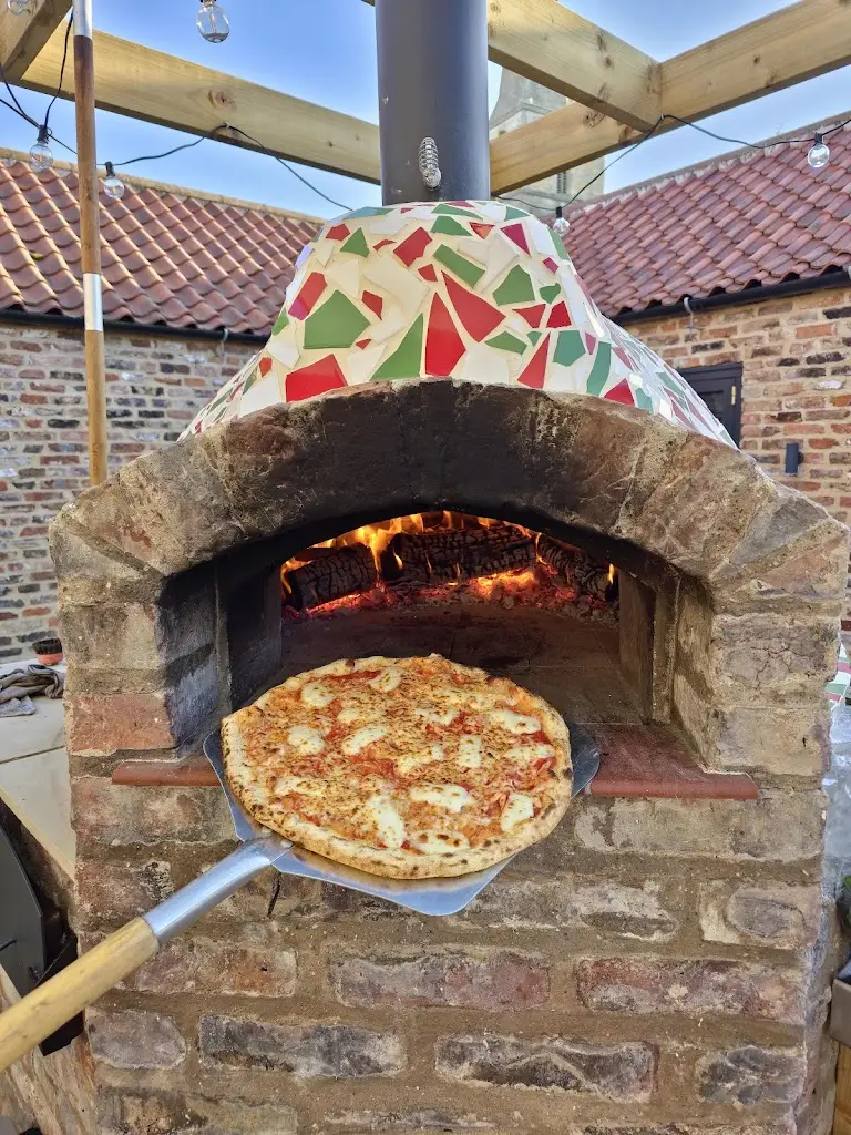 Mam! Ah'm 'ere_Hollym_slider_image_3