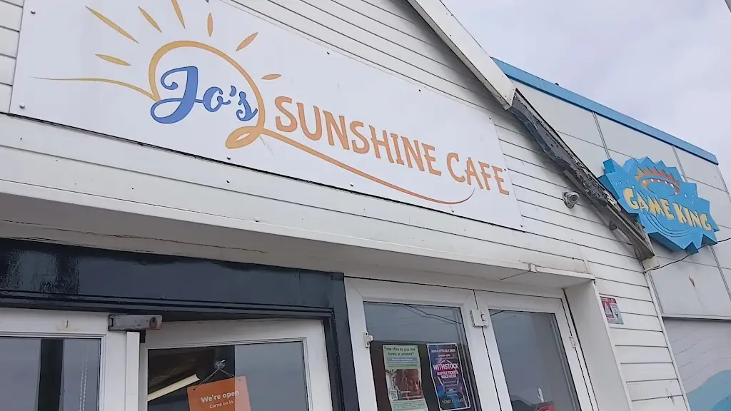Jo’s Sunshine Cafe restaurant in Hollym
