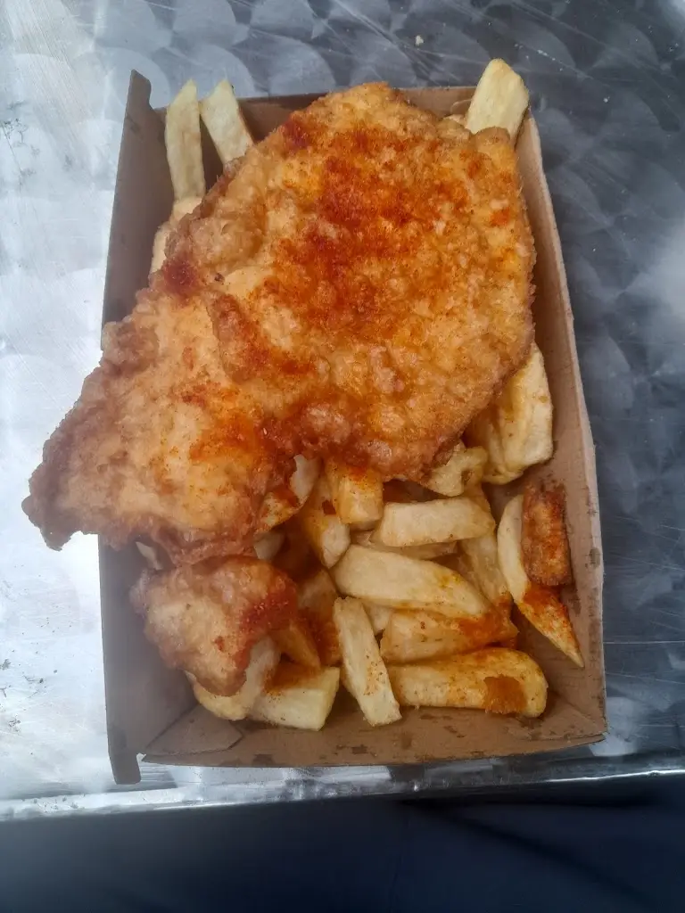 Nicola Acey_Bailey's Fish and Chips_Hollym_review