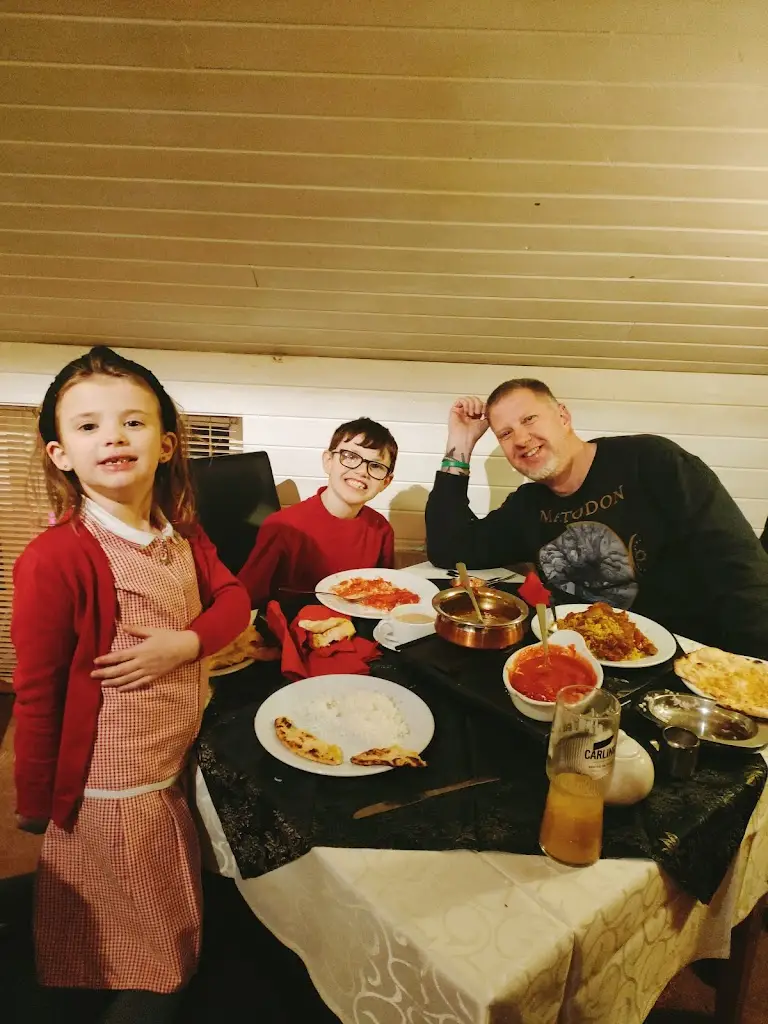 Black Smith_Zaras _Hollym_review