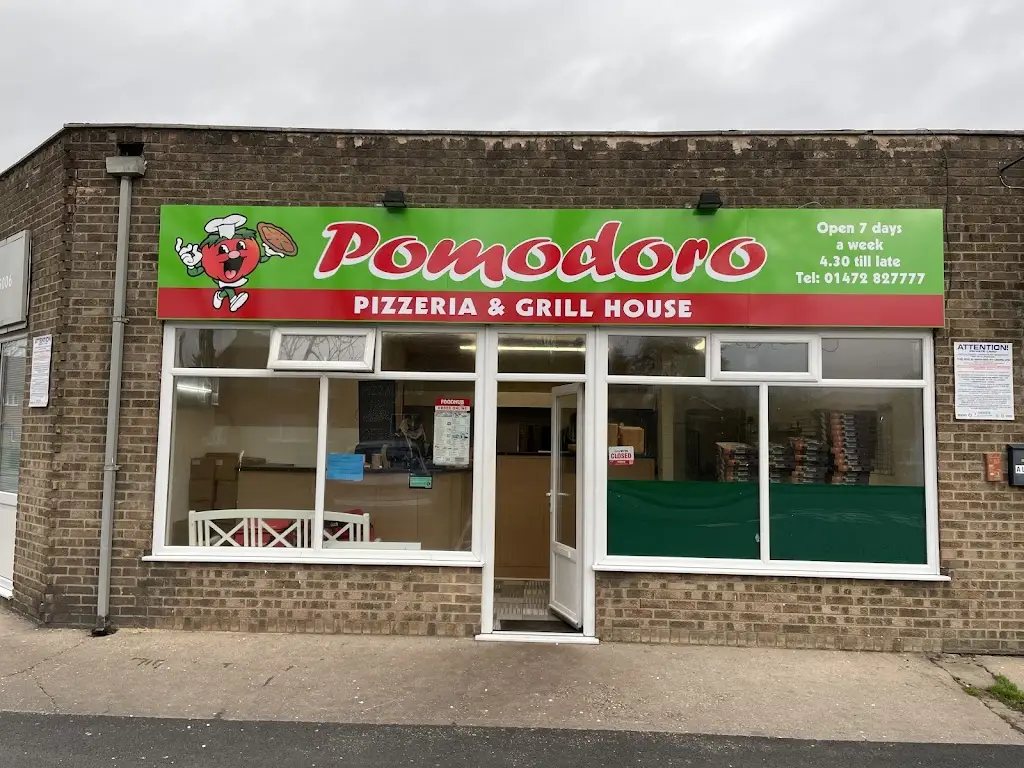 Pomodoro Pizzeria & Grill House_Holton le Clay_slider_image_1