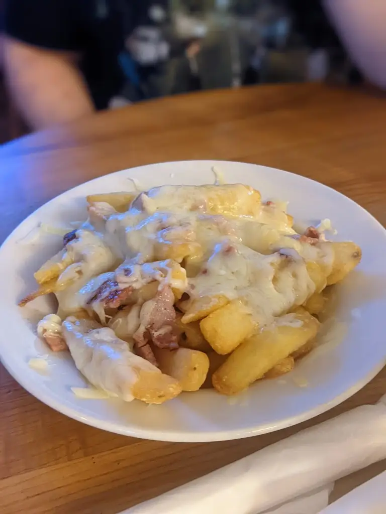 Mark Whiteley_The Turnstone_Hopton on Sea_review