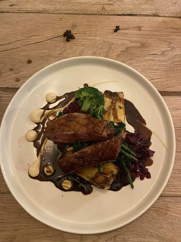 Enya Pfd_The Sun Inn_Hook Norton_review