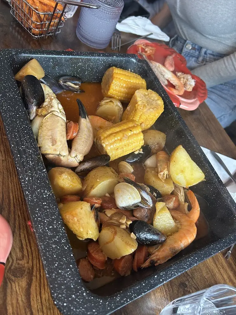 Becky Goodchild_Mermaid Lounge_Horam_review