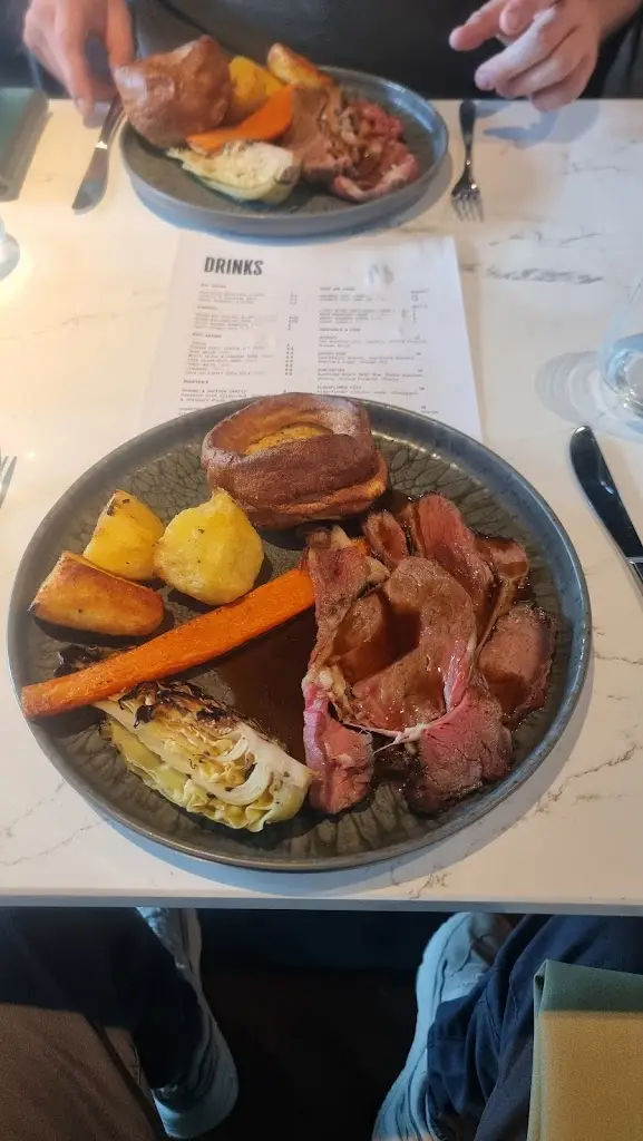 Callum_Horse & Groom_Horam_review