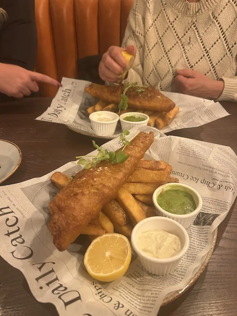 Will Venn_Halt & Pull_Horley_review