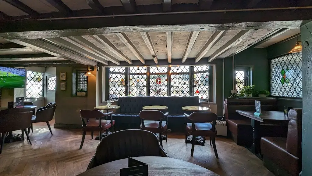 Iain K_Halt & Pull_Horley_review