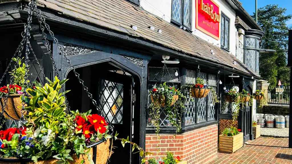 Halt & Pull_Horley_slider_image_1