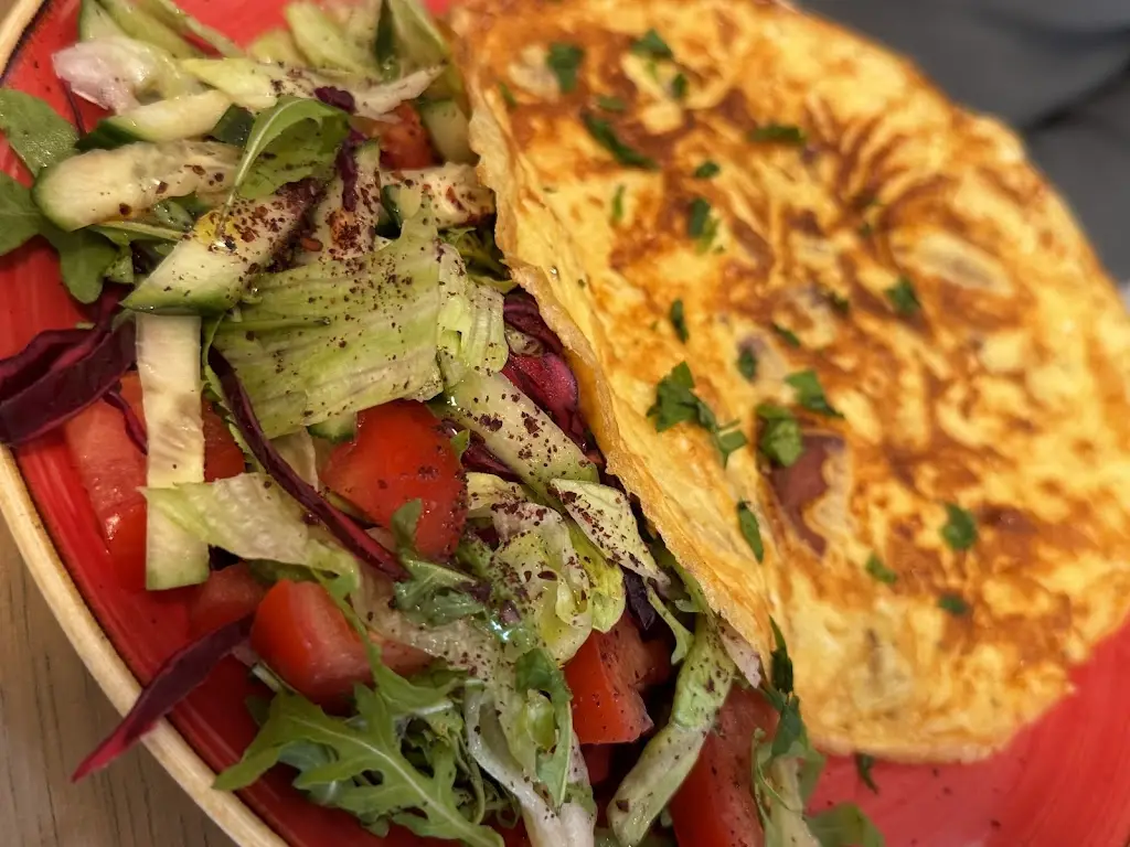 Lucy Charles_Mustis Grill & Bistro_Horley_review